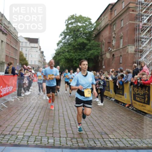 13.09.2026 - Kiel Lauf Yannick Fuchs http://msf.ph/oto/10422644 13.09.2026 09:43:33 Ziel 40, 401, 1049, 1833, 1857, 4171, 4256, 7773, 7857, 7905, 8066, 8770, 8834, 10189, 10300, 10460, 11246, 12101, 12575, 255, 623, 1040, 1508, 3041, 3850, 4256, 5530, 5929, 6377, 7099, 7532, 8066, 8808, 9354, 9933, 10047, 10118, 11753, 12259, 654, 4522, 5171, 5857, 5964, 7510, 7948, 9323, 9934, 10641, 10931, 12164, 12376, 1040, 1213, 3849, 3850, 5530, 7874, 8191, 9311, 9629, 12678 meine-sportfotos.de