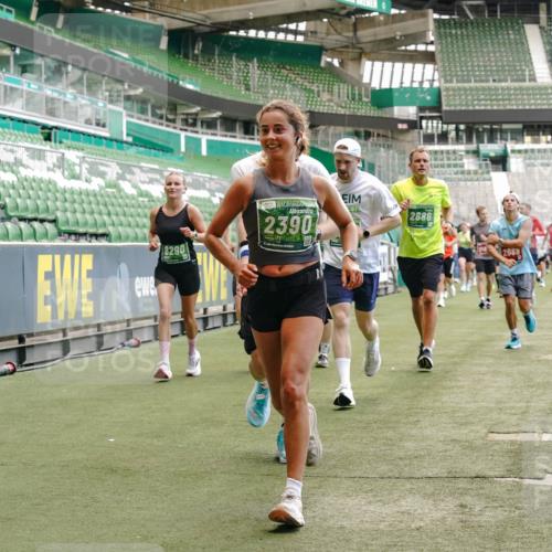 13.09.2026 - 21. swb-Marathon Bremen Michael Burmester http://msf.ph/oto/10422685 13.09.2026 13:00:09 Laufen im Stadion 135, 191, 226, 232, 242, 260, 342, 651, 687, 745, 972, 1080, 1166, 1209, 1368, 1493, 1494, 1516, 1650, 1861, 1935, 1963, 2088, 2210, 2289, 2293, 2306, 2322, 2367, 2409, 2427, 2481, 2485, 2490, 2517, 2560, 2570, 2577, 2658, 2686, 2700, 2708, 2781, 2806, 2827, 2885, 2899, 2906, 2914, 2953, 2961, 2967, 2979, 3015, 3021, 3076, 3098, 3105, 3124, 3145, 3168, 3173, 3190, 3233, 3273, 3354, 3385, 3435, 3480, 3516, 3524, 3531, 3642, 3652, 3729, 3774, 3855, 3856, 3861, 3930, 3934 meine-sportfotos.de