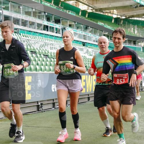 13.09.2026 - 21. swb-Marathon Bremen Michael Burmester http://msf.ph/oto/10422713 13.09.2026 13:22:58 Laufen im Stadion 128, 160, 211, 258, 343, 351, 434, 533, 571, 609, 708, 851, 892, 1060, 1157, 1178, 1259, 1331, 1344, 1417, 1657, 1669, 1691, 1729, 1746, 1788, 1883, 2213, 2286, 2290, 2433, 2445, 2475, 2495, 2504, 2526, 2619, 2632, 2652, 2660, 2685, 2711, 2768, 2936, 2964, 2968, 2995, 3022, 3034, 3225, 3252, 3282, 3292, 3347, 3351, 3364, 3395, 3423, 3447, 3505, 3530, 3559, 3682, 3727, 3770, 3784, 3819, 4020, 4054, 4231, 4406, 4407, 4431, 4466, 4467, 4584, 1506 meine-sportfotos.de
