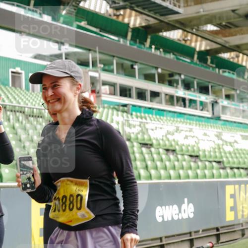 13.09.2026 - 21. swb-Marathon Bremen Michael Burmester http://msf.ph/oto/10422717 13.09.2026 10:45:57 Laufen im Stadion 10137, 10161, 10191, 10192, 10194, 10202, 10242, 10344, 10430, 10472, 10524, 10535, 10568, 10600, 10651, 10679, 10713, 10895, 10970, 10979, 11050, 11081, 11181, 11200, 11244, 11296, 11309, 11367, 11457, 11495, 11529, 11530, 11546, 11574, 11629, 11675, 11709, 11760, 11808, 11821, 11932, 12057, 12089, 12151, 12153, 12177, 12178, 12211, 12224, 12226, 12285, 12311, 12316, 12317, 12321, 12374, 12422, 12462, 12539, 10002, 10148, 10303, 10330, 10361, 10362 meine-sportfotos.de