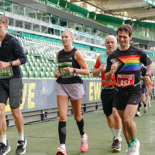 13.09.2026 - 21. swb-Marathon Bremen Michael Burmester http://msf.ph/oto/10422721 13.09.2026 13:22:58 Laufen im Stadion 128, 160, 211, 258, 343, 351, 434, 533, 571, 609, 708, 851, 892, 1060, 1157, 1178, 1259, 1331, 1344, 1417, 1657, 1669, 1691, 1729, 1746, 1788, 1883, 2213, 2286, 2290, 2433, 2445, 2475, 2495, 2504, 2526, 2619, 2632, 2652, 2660, 2685, 2711, 2768, 2936, 2964, 2968, 2995, 3022, 3034, 3225, 3252, 3282, 3292, 3347, 3351, 3364, 3395, 3423, 3447, 3505, 3530, 3559, 3682, 3727, 3770, 3784, 3819, 4020, 4054, 4231, 4406, 4407, 4431, 4466, 4467, 4584, 1506 meine-sportfotos.de