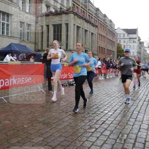 13.09.2026 - Kiel Lauf Yannick Fuchs http://msf.ph/oto/10422734 13.09.2026 10:56:33 Ziel 248, 476, 929, 1139, 1504, 1557, 1666, 1805, 2560, 2674, 2880, 3000, 3061, 3286, 3410, 3413, 3466, 4180, 4209, 4440, 5593, 6067, 6882, 7594, 7642, 8989, 8997, 9674, 10509, 10621, 10659, 12669, 12762, 350, 429, 574, 712, 774, 775, 778, 1208, 1618, 2075, 2454, 2564, 2829, 3267, 3541, 4806, 5009, 5067, 5682, 5683, 6530, 6572, 6605, 6884, 7292, 7483, 7995, 8054, 8073, 8158, 8910, 9069, 9210, 10264, 10421, 10433, 10570, 10750, 10774, 10795, 12316, 452 meine-sportfotos.de