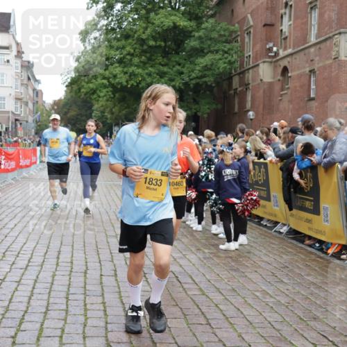 13.09.2026 - Kiel Lauf Yannick Fuchs http://msf.ph/oto/10422747 13.09.2026 09:43:40 Ziel 40, 1049, 1833, 1857, 4171, 5964, 7773, 7905, 8770, 8834, 9323, 9934, 10460, 11246, 12101, 12164, 255, 401, 623, 1508, 3041, 4256, 5929, 6377, 7099, 7532, 7857, 8066, 8808, 9354, 9933, 10047, 10118, 10189, 10300, 12259, 12575, 654, 4522, 5026, 5171, 5857, 7510, 7948, 9814, 10641, 10931, 12376, 1040, 3041, 3850, 5530, 9354, 11753, 12259 meine-sportfotos.de