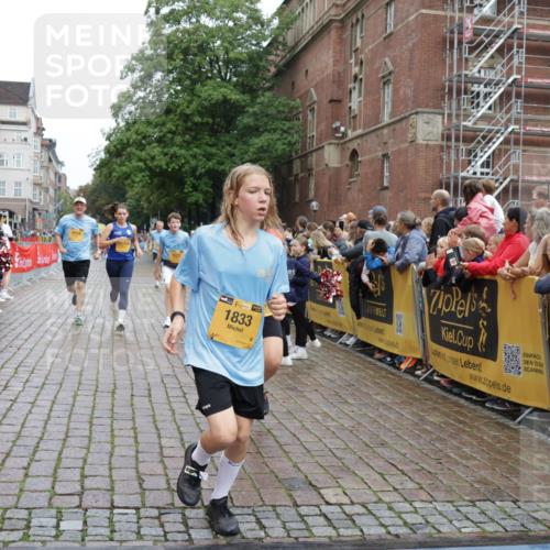 13.09.2026 - Kiel Lauf Yannick Fuchs http://msf.ph/oto/10422752 13.09.2026 09:43:40 Ziel 40, 1049, 1833, 1857, 4171, 5964, 7773, 7905, 8770, 8834, 9323, 9934, 10460, 11246, 12101, 12164, 255, 401, 623, 1508, 3041, 4256, 5929, 6377, 7099, 7532, 7857, 8066, 8808, 9354, 9933, 10047, 10118, 10189, 10300, 12259, 12575, 654, 4522, 5026, 5171, 5857, 7510, 7948, 9814, 10641, 10931, 12376, 1040, 3041, 3850, 5530, 9354, 11753, 12259 meine-sportfotos.de