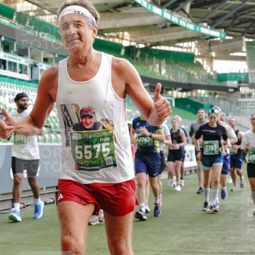 13.09.2026 - 21. swb-Marathon Bremen Michael Burmester http://msf.ph/oto/10422769 13.09.2026 13:22:59 Laufen im Stadion 128, 160, 211, 258, 343, 351, 434, 533, 571, 609, 708, 851, 892, 1060, 1157, 1178, 1259, 1331, 1344, 1417, 1657, 1669, 1691, 1729, 1746, 1788, 1883, 2213, 2286, 2290, 2433, 2445, 2475, 2495, 2504, 2526, 2619, 2632, 2652, 2660, 2685, 2711, 2768, 2936, 2964, 2968, 2995, 3022, 3034, 3225, 3252, 3282, 3292, 3347, 3351, 3364, 3395, 3423, 3447, 3505, 3530, 3559, 3682, 3727, 3770, 3784, 3819, 4020, 4054, 4231, 4406, 4407, 4431, 4466, 4467, 4584, 1506 meine-sportfotos.de