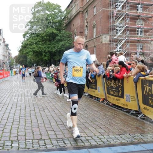13.09.2026 - Kiel Lauf Yannick Fuchs http://msf.ph/oto/10422803 13.09.2026 09:43:44 Ziel 654, 1833, 4522, 5964, 9323, 9934, 10460, 12164, 40, 255, 401, 623, 1049, 1508, 1857, 4171, 4256, 5929, 6377, 7099, 7532, 7773, 7857, 7905, 8066, 8770, 8808, 8834, 9933, 10047, 10118, 10189, 10300, 11246, 12101, 12575, 4283, 5026, 5171, 5857, 6550, 7510, 7948, 8300, 9814, 10641, 10931, 11653, 11655, 12098, 12376, 3041, 9354, 9933, 10047, 10118, 11753, 12259 meine-sportfotos.de