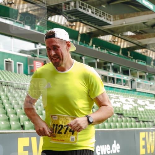 13.09.2026 - 21. swb-Marathon Bremen Michael Burmester http://msf.ph/oto/10422853 13.09.2026 10:46:02 Laufen im Stadion 10137, 10161, 10194, 10202, 10242, 10344, 10430, 10472, 10524, 10535, 10568, 10600, 10651, 10679, 10713, 10895, 10970, 10979, 11050, 11081, 11181, 11200, 11244, 11296, 11309, 11367, 11457, 11495, 11529, 11530, 11546, 11574, 11675, 11709, 11760, 11808, 11821, 11932, 12057, 12089, 12151, 12153, 12177, 12178, 12211, 12224, 12226, 12285, 12316, 12317, 12321, 12374, 12422, 12462, 12539, 10002, 10004, 10005, 10148, 10271, 10303, 10330, 10361, 10362 meine-sportfotos.de