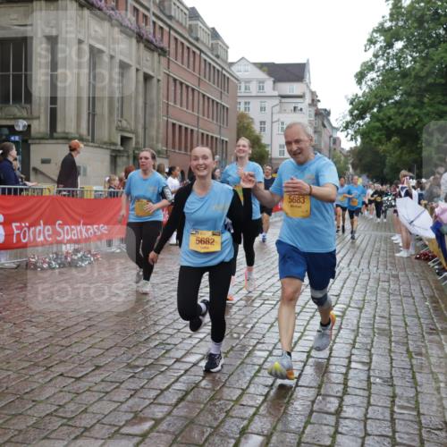 13.09.2026 - Kiel Lauf Yannick Fuchs http://msf.ph/oto/10422862 13.09.2026 10:56:49 Ziel 452, 1115, 1157, 1302, 2526, 2675, 3015, 4367, 4912, 5150, 6723, 7209, 7542, 7912, 8045, 8799, 9171, 10068, 11211, 11458, 12144, 12721, 248, 476, 929, 1139, 1157, 1504, 1557, 1618, 1666, 1805, 2075, 2454, 2526, 2560, 2674, 2880, 3000, 3061, 3267, 3286, 3410, 3413, 3466, 4180, 4209, 4440, 4806, 5067, 5593, 5682, 5683, 6067, 6530, 6882, 6884, 7594, 7642, 8989, 8997, 9210, 9674, 10264, 10509, 10570, 10621, 10659, 502, 1461, 2632, 5467, 5532, 6540, 778, 10750, 10774, 12171 meine-sportfotos.de