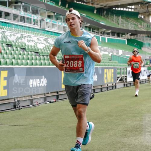 13.09.2026 - 21. swb-Marathon Bremen Michael Burmester http://msf.ph/oto/10422864 13.09.2026 13:00:14 Laufen im Stadion 135, 191, 226, 232, 242, 260, 342, 651, 687, 745, 972, 1080, 1166, 1209, 1368, 1493, 1494, 1516, 1650, 1861, 1935, 1963, 2088, 2210, 2289, 2293, 2306, 2322, 2409, 2427, 2481, 2485, 2490, 2517, 2560, 2570, 2577, 2658, 2686, 2700, 2708, 2781, 2806, 2827, 2885, 2899, 2906, 2914, 2953, 2961, 2967, 2979, 3015, 3021, 3076, 3098, 3105, 3124, 3145, 3168, 3173, 3190, 3233, 3273, 3354, 3385, 3480, 3516, 3524, 3531, 3642, 3652, 3729, 3774, 3855, 3856, 3861, 3930, 3934 meine-sportfotos.de