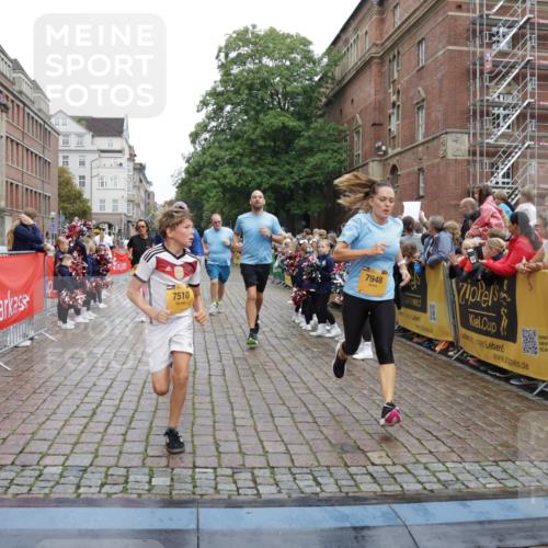 13.09.2026 - Kiel Lauf Yannick Fuchs http://msf.ph/oto/10422882 13.09.2026 09:43:54 Ziel 654, 4522, 5026, 5171, 5857, 7510, 7948, 9814, 10641, 10931, 12376, 40, 401, 1049, 1833, 1857, 4171, 4256, 5964, 6377, 7773, 7857, 7905, 8066, 8770, 8834, 9323, 9934, 10189, 10300, 10460, 11246, 12101, 12164, 12575, 793, 4092, 4283, 6550, 7753, 8300, 11653, 11655, 12098, 12373, 255, 623, 1508, 5929, 6377, 7099, 7532, 8808, 9933, 10118 meine-sportfotos.de