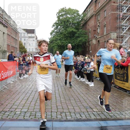 13.09.2026 - Kiel Lauf Yannick Fuchs http://msf.ph/oto/10422892 13.09.2026 09:43:54 Ziel 654, 4522, 5026, 5171, 5857, 7510, 7948, 9814, 10641, 10931, 12376, 40, 401, 1049, 1833, 1857, 4171, 4256, 5964, 6377, 7773, 7857, 7905, 8066, 8770, 8834, 9323, 9934, 10189, 10300, 10460, 11246, 12101, 12164, 12575, 793, 4092, 4283, 6550, 7753, 8300, 11653, 11655, 12098, 12373, 255, 623, 1508, 5929, 6377, 7099, 7532, 8808, 9933, 10118 meine-sportfotos.de