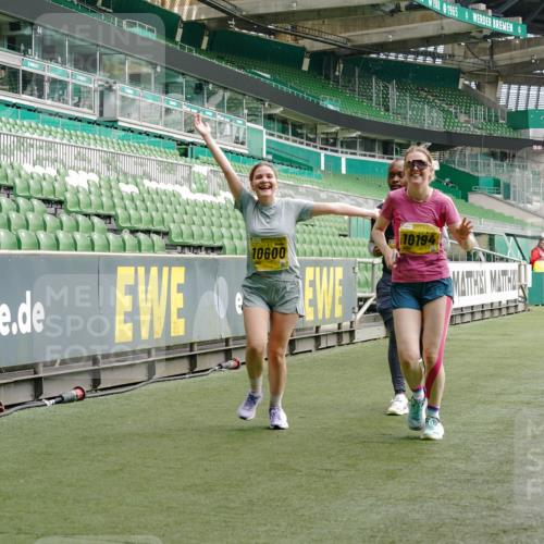 13.09.2026 - 21. swb-Marathon Bremen Michael Burmester http://msf.ph/oto/10422902 13.09.2026 10:46:04 Laufen im Stadion 10137, 10161, 10194, 10202, 10242, 10344, 10430, 10472, 10524, 10535, 10568, 10600, 10651, 10679, 10713, 10895, 10970, 10979, 11050, 11081, 11181, 11200, 11244, 11296, 11309, 11367, 11457, 11495, 11529, 11530, 11546, 11573, 11574, 11579, 11675, 11709, 11760, 11808, 11821, 11932, 12057, 12089, 12151, 12153, 12177, 12178, 12211, 12224, 12226, 12285, 12316, 12317, 12321, 12374, 12422, 12462, 12539, 10002, 10004, 10005, 10148, 10271, 10303, 10330, 10361, 10362 meine-sportfotos.de