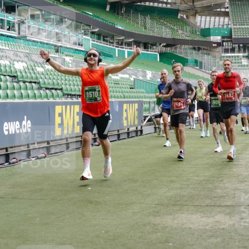 13.09.2026 - 21. swb-Marathon Bremen Michael Burmester http://msf.ph/oto/10422906 13.09.2026 13:00:16 Laufen im Stadion 135, 191, 226, 232, 242, 260, 342, 651, 687, 745, 972, 1080, 1166, 1209, 1368, 1493, 1494, 1516, 1650, 1861, 1935, 1963, 2088, 2210, 2289, 2293, 2306, 2322, 2409, 2427, 2481, 2485, 2490, 2517, 2560, 2561, 2570, 2577, 2658, 2686, 2700, 2708, 2781, 2806, 2827, 2885, 2899, 2906, 2914, 2953, 2961, 2967, 2979, 3015, 3076, 3098, 3105, 3124, 3145, 3168, 3173, 3190, 3233, 3273, 3354, 3385, 3480, 3516, 3524, 3531, 3642, 3652, 3729, 3774, 3855, 3856, 3861, 3930, 3934 meine-sportfotos.de