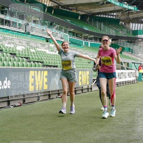 13.09.2026 - 21. swb-Marathon Bremen Michael Burmester http://msf.ph/oto/10422911 13.09.2026 10:46:04 Laufen im Stadion 10137, 10161, 10194, 10202, 10242, 10344, 10430, 10472, 10524, 10535, 10568, 10600, 10651, 10679, 10713, 10895, 10970, 10979, 11050, 11081, 11181, 11200, 11244, 11296, 11309, 11367, 11457, 11495, 11529, 11530, 11546, 11573, 11574, 11579, 11675, 11709, 11760, 11808, 11821, 11932, 12057, 12089, 12151, 12153, 12177, 12178, 12211, 12224, 12226, 12285, 12316, 12317, 12321, 12374, 12422, 12462, 12539, 10002, 10004, 10005, 10148, 10271, 10303, 10330, 10361, 10362 meine-sportfotos.de