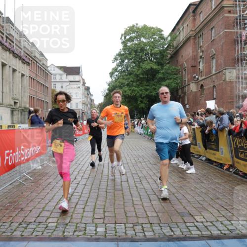 13.09.2026 - Kiel Lauf Yannick Fuchs http://msf.ph/oto/10422916 13.09.2026 09:43:56 Ziel 654, 4522, 5026, 5171, 5857, 7510, 7948, 9814, 10641, 10931, 12376, 40, 401, 1049, 1833, 1857, 4171, 4256, 5964, 7773, 7857, 7905, 8066, 8770, 8834, 9323, 9934, 10189, 10300, 10460, 11246, 12101, 12164, 12575, 537, 793, 2031, 4092, 4283, 6550, 7753, 8300, 11653, 11655, 12098, 12373, 12437, 255, 623, 1508, 4256, 5929, 6377, 7099, 7532, 8066, 8808 meine-sportfotos.de
