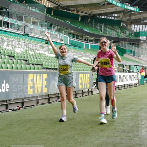 13.09.2026 - 21. swb-Marathon Bremen Michael Burmester http://msf.ph/oto/10422922 13.09.2026 10:46:04 Laufen im Stadion 10137, 10161, 10194, 10202, 10242, 10344, 10430, 10472, 10524, 10535, 10568, 10600, 10651, 10679, 10713, 10895, 10970, 10979, 11050, 11081, 11181, 11200, 11244, 11296, 11309, 11367, 11457, 11495, 11529, 11530, 11546, 11573, 11574, 11579, 11675, 11709, 11760, 11808, 11821, 11932, 12057, 12089, 12151, 12153, 12177, 12178, 12211, 12224, 12226, 12285, 12316, 12317, 12321, 12374, 12422, 12462, 12539, 10002, 10004, 10005, 10148, 10271, 10303, 10330, 10361, 10362 meine-sportfotos.de