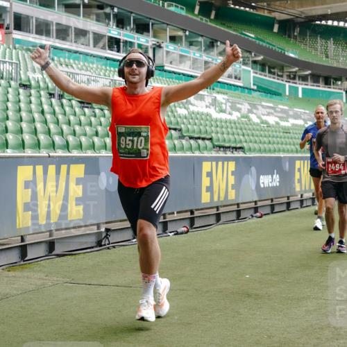 13.09.2026 - 21. swb-Marathon Bremen Michael Burmester http://msf.ph/oto/10422952 13.09.2026 13:00:17 Laufen im Stadion 135, 191, 226, 232, 242, 260, 342, 651, 687, 745, 972, 1080, 1166, 1209, 1368, 1493, 1494, 1516, 1650, 1861, 1935, 1963, 2088, 2210, 2289, 2293, 2306, 2322, 2409, 2427, 2481, 2485, 2490, 2517, 2560, 2561, 2570, 2577, 2658, 2686, 2700, 2708, 2781, 2806, 2827, 2885, 2899, 2906, 2914, 2953, 2961, 2967, 2979, 3015, 3076, 3098, 3105, 3124, 3145, 3168, 3173, 3190, 3233, 3273, 3354, 3385, 3480, 3516, 3524, 3531, 3642, 3652, 3729, 3774, 3855, 3856, 3861, 3930, 3934 meine-sportfotos.de