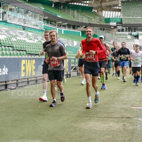 13.09.2026 - 21. swb-Marathon Bremen Michael Burmester http://msf.ph/oto/10422973 13.09.2026 13:00:18 Laufen im Stadion 135, 191, 226, 232, 242, 260, 342, 651, 687, 745, 972, 1080, 1166, 1209, 1368, 1493, 1494, 1516, 1650, 1861, 1935, 1963, 2088, 2210, 2289, 2293, 2306, 2322, 2409, 2427, 2481, 2485, 2490, 2517, 2560, 2561, 2570, 2627, 2658, 2686, 2700, 2708, 2781, 2806, 2827, 2885, 2899, 2906, 2914, 2953, 2961, 2967, 2979, 3015, 3076, 3098, 3105, 3124, 3145, 3168, 3173, 3190, 3233, 3273, 3354, 3385, 3480, 3516, 3524, 3531, 3642, 3652, 3729, 3774, 3855, 3856, 3861, 3930, 3934 meine-sportfotos.de