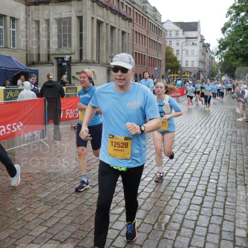 13.09.2026 - Kiel Lauf Yannick Fuchs http://msf.ph/oto/10422981 13.09.2026 10:57:58 Ziel 352, 353, 905, 1220, 1517, 1567, 1778, 2234, 3111, 3661, 4250, 4340, 4497, 4765, 5154, 5163, 5232, 6353, 6425, 8253, 8996, 8998, 9404, 10086, 10318, 12204, 12303, 12473, 12633, 12634, 55, 156, 252, 538, 675, 1070, 1392, 1528, 1748, 2081, 3007, 3445, 3548, 3575, 3667, 3933, 4686, 4754, 4997, 5112, 5375, 5458, 5594, 6697, 6715, 6805, 7255, 7935, 8081, 8548, 8903, 9486, 9925, 10692, 10908, 11345, 11379, 11554, 11762, 11775, 12528, 721, 819, 833, 987, 1253 meine-sportfotos.de