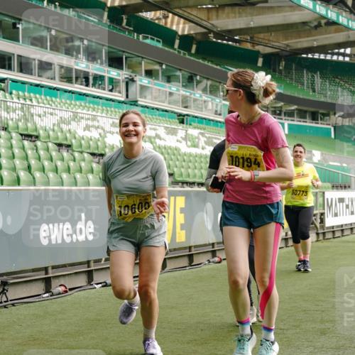 13.09.2026 - 21. swb-Marathon Bremen Michael Burmester http://msf.ph/oto/10422990 13.09.2026 10:46:06 Laufen im Stadion 10137, 10161, 10194, 10202, 10242, 10344, 10430, 10472, 10524, 10535, 10568, 10600, 10651, 10679, 10713, 10895, 10970, 10979, 11050, 11081, 11181, 11200, 11244, 11296, 11309, 11367, 11457, 11495, 11529, 11530, 11546, 11573, 11574, 11579, 11675, 11709, 11760, 11808, 11821, 11932, 12057, 12089, 12151, 12153, 12177, 12178, 12211, 12224, 12226, 12285, 12316, 12317, 12321, 12374, 12422, 12462, 12539, 10002, 10004, 10005, 10148, 10271, 10303, 10330, 10361, 10362 meine-sportfotos.de