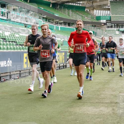 13.09.2026 - 21. swb-Marathon Bremen Michael Burmester http://msf.ph/oto/10422998 13.09.2026 13:00:18 Laufen im Stadion 135, 191, 226, 232, 242, 260, 342, 651, 687, 745, 972, 1080, 1166, 1209, 1368, 1493, 1494, 1516, 1650, 1861, 1935, 1963, 2088, 2210, 2289, 2293, 2306, 2322, 2409, 2427, 2481, 2485, 2490, 2517, 2560, 2561, 2570, 2627, 2658, 2686, 2700, 2708, 2781, 2806, 2827, 2885, 2899, 2906, 2914, 2953, 2961, 2967, 2979, 3015, 3076, 3098, 3105, 3124, 3145, 3168, 3173, 3190, 3233, 3273, 3354, 3385, 3480, 3516, 3524, 3531, 3642, 3652, 3729, 3774, 3855, 3856, 3861, 3930, 3934 meine-sportfotos.de