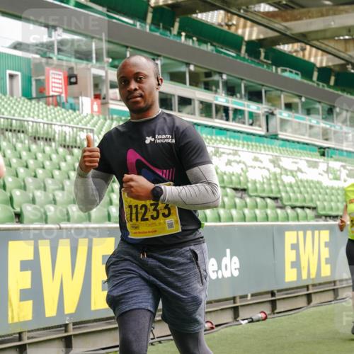13.09.2026 - 21. swb-Marathon Bremen Michael Burmester http://msf.ph/oto/10423023 13.09.2026 10:46:08 Laufen im Stadion 10137, 10161, 10194, 10202, 10242, 10344, 10430, 10472, 10524, 10535, 10568, 10600, 10651, 10679, 10713, 10895, 10970, 10979, 11050, 11081, 11181, 11200, 11244, 11296, 11309, 11367, 11457, 11495, 11529, 11530, 11546, 11573, 11574, 11579, 11675, 11709, 11760, 11808, 11821, 11932, 12057, 12089, 12151, 12153, 12177, 12178, 12211, 12224, 12226, 12285, 12316, 12317, 12321, 12374, 12422, 12462, 12539, 10002, 10004, 10005, 10148, 10271, 10303, 10330, 10361, 10362 meine-sportfotos.de