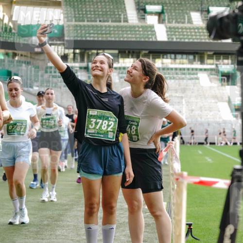13.09.2026 - 21. swb-Marathon Bremen Michael Burmester http://msf.ph/oto/10423037 13.09.2026 13:23:09 Laufen im Stadion 128, 137, 160, 182, 211, 324, 343, 351, 434, 533, 571, 609, 708, 721, 743, 851, 892, 1157, 1178, 1259, 1331, 1344, 1417, 1597, 1598, 1657, 1669, 1691, 1729, 1746, 1788, 1883, 2213, 2286, 2290, 2433, 2445, 2475, 2495, 2503, 2504, 2526, 2619, 2632, 2652, 2660, 2685, 2711, 2768, 2936, 2964, 2968, 3252, 3282, 3288, 3289, 3292, 3347, 3351, 3364, 3395, 3423, 3447, 3505, 3530, 3559, 3682, 3727, 3770, 3784, 3819, 4020, 4054, 4231, 4406, 4407, 4431, 4466, 4467, 4584, 1506 meine-sportfotos.de