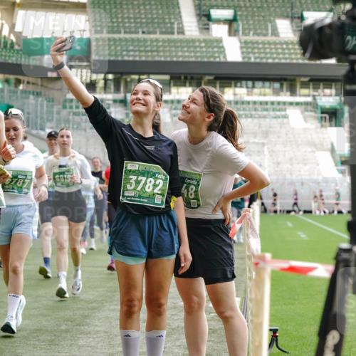 13.09.2026 - 21. swb-Marathon Bremen Michael Burmester http://msf.ph/oto/10423045 13.09.2026 13:23:09 Laufen im Stadion 128, 137, 160, 182, 211, 324, 343, 351, 434, 533, 571, 609, 708, 721, 743, 851, 892, 1157, 1178, 1259, 1331, 1344, 1417, 1597, 1598, 1657, 1669, 1691, 1729, 1746, 1788, 1883, 2213, 2286, 2290, 2433, 2445, 2475, 2495, 2503, 2504, 2526, 2619, 2632, 2652, 2660, 2685, 2711, 2768, 2936, 2964, 2968, 3252, 3282, 3288, 3289, 3292, 3347, 3351, 3364, 3395, 3423, 3447, 3505, 3530, 3559, 3682, 3727, 3770, 3784, 3819, 4020, 4054, 4231, 4406, 4407, 4431, 4466, 4467, 4584, 1506 meine-sportfotos.de