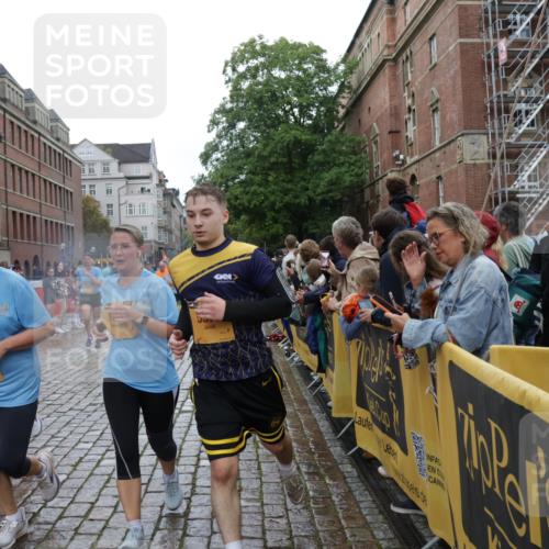13.09.2026 - Kiel Lauf Yannick Fuchs http://msf.ph/oto/10423047 13.09.2026 10:58:07 Ziel 721, 833, 905, 987, 1220, 1351, 1778, 3325, 3326, 4340, 4592, 5154, 5163, 5232, 5540, 5958, 6345, 6353, 6982, 7412, 8253, 8470, 9309, 10086, 10318, 10765, 10785, 11238, 11613, 12204, 12633, 12634, 12840, 156, 252, 352, 353, 538, 675, 1070, 1517, 1528, 1567, 2081, 2234, 3111, 3548, 3575, 3661, 3667, 3933, 4250, 4497, 4686, 4754, 4765, 4997, 5112, 5375, 5458, 5594, 6353, 6425, 6697, 6715, 6805, 7255, 8548, 8903, 10692, 10908, 11345, 11554, 11762, 11775, 91, 819, 1253 meine-sportfotos.de