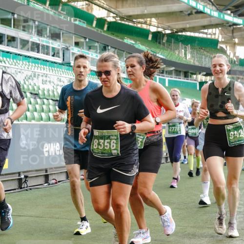 13.09.2026 - 21. swb-Marathon Bremen Michael Burmester http://msf.ph/oto/10423059 13.09.2026 13:23:10 Laufen im Stadion 128, 137, 160, 182, 211, 324, 343, 351, 434, 533, 571, 609, 708, 721, 743, 851, 892, 1157, 1178, 1259, 1331, 1344, 1417, 1597, 1598, 1657, 1669, 1691, 1729, 1746, 1788, 1883, 2213, 2286, 2290, 2433, 2445, 2475, 2495, 2503, 2504, 2526, 2619, 2632, 2652, 2660, 2685, 2711, 2768, 2936, 2964, 2968, 3252, 3282, 3288, 3289, 3292, 3347, 3351, 3364, 3395, 3423, 3447, 3505, 3530, 3559, 3682, 3727, 3770, 3784, 3819, 4020, 4054, 4231, 4406, 4407, 4431, 4466, 4467, 4584, 1506 meine-sportfotos.de