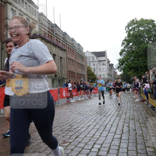 13.09.2026 - Kiel Lauf Yannick Fuchs http://msf.ph/oto/10423103 13.09.2026 10:58:16 Ziel 721, 819, 833, 987, 1253, 1351, 1404, 1910, 2309, 3222, 3325, 3326, 3671, 4160, 4212, 4592, 5172, 5314, 5540, 5668, 6345, 6982, 7256, 7340, 7412, 9309, 9458, 9476, 10364, 10785, 10805, 11238, 11613, 12123, 12456, 12701, 12821, 12840, 252, 352, 353, 538, 905, 1220, 1351, 1517, 1528, 1567, 1778, 2234, 3111, 3548, 3575, 3661, 3667, 3933, 4250, 4340, 4497, 4592, 4754, 4765, 4997, 5154, 5163, 5232, 5458, 5958, 6353, 6425, 6805, 8548, 11345, 91 meine-sportfotos.de