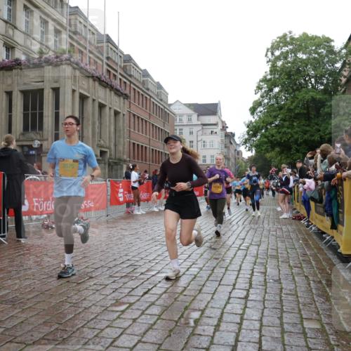 13.09.2026 - Kiel Lauf Yannick Fuchs http://msf.ph/oto/10423126 13.09.2026 10:58:18 Ziel 721, 819, 833, 987, 1253, 1404, 1858, 1910, 2309, 2752, 3222, 3325, 3326, 3671, 3842, 4160, 4212, 5172, 5314, 5605, 5668, 6345, 6982, 7256, 7340, 7482, 7949, 9309, 9458, 9476, 9827, 10364, 10805, 11460, 12123, 12199, 12456, 12701, 12821, 12840, 352, 353, 721, 905, 1220, 1351, 1517, 1528, 1567, 1778, 2234, 3111, 3575, 3661, 4250, 4340, 4497, 4592, 4754, 4765, 5154, 5163, 5232, 5458, 5540, 5958, 6353, 6425, 6805, 91 meine-sportfotos.de