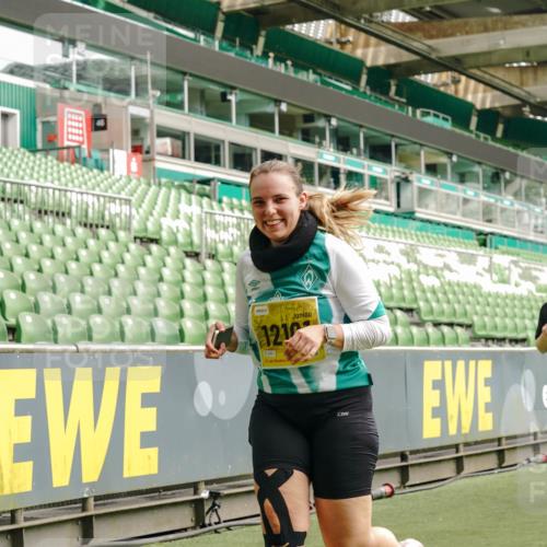 13.09.2026 - 21. swb-Marathon Bremen Michael Burmester http://msf.ph/oto/10423163 13.09.2026 10:46:17 Laufen im Stadion 10137, 10161, 10194, 10202, 10242, 10344, 10430, 10472, 10524, 10535, 10568, 10600, 10651, 10895, 10933, 10970, 10979, 11050, 11081, 11181, 11200, 11244, 11296, 11309, 11367, 11457, 11495, 11529, 11530, 11546, 11573, 11574, 11579, 11639, 11675, 11709, 11760, 11808, 11821, 11932, 12057, 12089, 12151, 12153, 12177, 12178, 12211, 12224, 12226, 12285, 12316, 12317, 12374, 12422, 12462, 12539, 10002, 10004, 10005, 10148, 10271, 10303, 10330, 10361, 10362 meine-sportfotos.de