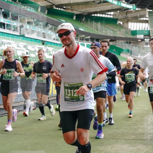 13.09.2026 - 21. swb-Marathon Bremen Michael Burmester http://msf.ph/oto/10423179 13.09.2026 13:00:22 Laufen im Stadion 135, 191, 226, 232, 242, 260, 318, 342, 651, 687, 745, 972, 1080, 1166, 1209, 1368, 1493, 1494, 1516, 1650, 1861, 1935, 1963, 2088, 2210, 2289, 2293, 2306, 2322, 2370, 2409, 2427, 2481, 2485, 2490, 2517, 2560, 2561, 2570, 2627, 2658, 2686, 2700, 2708, 2781, 2806, 2827, 2885, 2899, 2906, 2914, 2953, 2961, 2967, 2979, 3015, 3076, 3098, 3105, 3124, 3145, 3168, 3173, 3190, 3233, 3273, 3354, 3385, 3480, 3516, 3524, 3531, 3642, 3652, 3729, 3774, 3855, 3856, 3861, 3930, 3934 meine-sportfotos.de
