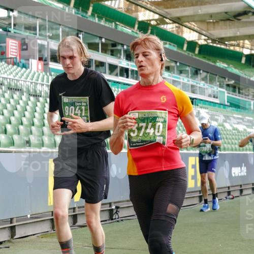 13.09.2026 - 21. swb-Marathon Bremen Michael Burmester http://msf.ph/oto/10423210 13.09.2026 13:23:16 Laufen im Stadion 128, 137, 160, 182, 211, 324, 343, 434, 533, 571, 609, 708, 721, 743, 892, 1157, 1178, 1259, 1273, 1331, 1417, 1597, 1598, 1657, 1669, 1691, 1746, 1788, 1883, 2213, 2286, 2290, 2433, 2445, 2465, 2475, 2495, 2503, 2504, 2526, 2619, 2632, 2660, 2685, 2711, 2768, 2936, 2964, 2968, 3252, 3282, 3288, 3289, 3292, 3347, 3351, 3364, 3395, 3423, 3447, 3505, 3530, 3559, 3682, 3727, 3770, 3784, 3819, 4020, 4054, 4231, 4406, 4407, 4431, 4466, 4467, 4584, 1506 meine-sportfotos.de