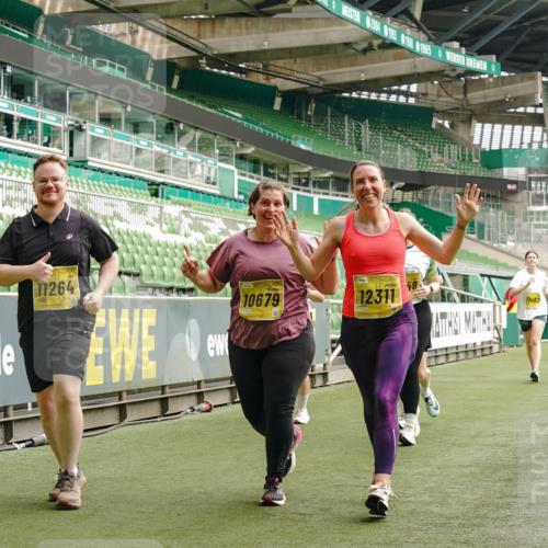 13.09.2026 - 21. swb-Marathon Bremen Michael Burmester http://msf.ph/oto/10423215 13.09.2026 10:46:19 Laufen im Stadion 10137, 10161, 10194, 10202, 10242, 10344, 10349, 10430, 10472, 10524, 10535, 10568, 10600, 10651, 10895, 10933, 10970, 10979, 11050, 11081, 11181, 11200, 11244, 11296, 11309, 11367, 11457, 11495, 11529, 11530, 11546, 11573, 11574, 11579, 11639, 11675, 11709, 11760, 11808, 11821, 11932, 12057, 12089, 12153, 12177, 12178, 12211, 12224, 12226, 12285, 12316, 12317, 12374, 12422, 12462, 12539, 10002, 10004, 10005, 10148, 10271, 10303, 10330, 10335, 10361, 10362 meine-sportfotos.de