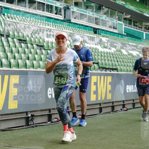 13.09.2026 - 21. swb-Marathon Bremen Michael Burmester http://msf.ph/oto/10423253 13.09.2026 13:23:18 Laufen im Stadion 128, 137, 160, 182, 211, 324, 343, 434, 533, 571, 609, 708, 721, 743, 892, 1157, 1178, 1259, 1273, 1331, 1417, 1597, 1598, 1657, 1669, 1691, 1746, 1788, 1883, 2213, 2252, 2286, 2290, 2433, 2445, 2465, 2475, 2495, 2503, 2504, 2526, 2619, 2632, 2660, 2685, 2711, 2768, 2936, 2964, 2968, 3252, 3282, 3288, 3289, 3292, 3347, 3351, 3364, 3395, 3423, 3447, 3505, 3530, 3559, 3682, 3727, 3770, 3784, 3819, 4020, 4054, 4231, 4406, 4407, 4431, 4466, 4467, 4584, 1506 meine-sportfotos.de
