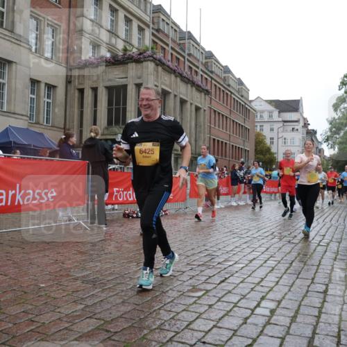 13.09.2026 - Kiel Lauf Yannick Fuchs http://msf.ph/oto/10423272 13.09.2026 10:58:28 Ziel 91, 971, 1404, 1858, 1978, 2461, 2752, 2965, 3235, 3237, 3559, 3671, 3833, 3842, 4212, 4456, 5605, 5775, 6906, 7315, 7367, 7482, 7738, 7856, 7949, 8381, 8752, 9132, 9458, 9809, 9827, 9937, 10135, 10503, 10878, 11023, 11460, 11759, 12199, 12345, 352, 353, 721, 819, 833, 905, 987, 1220, 1253, 1351, 1404, 1778, 1910, 2234, 2309, 3222, 3325, 3326, 4160, 4212, 4340, 4592, 5154, 5163, 5172, 5232, 5314, 5540, 5668, 5958, 6345, 6353, 6425, 6982, 7256, 7340 meine-sportfotos.de
