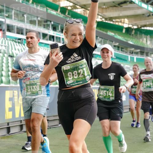 13.09.2026 - 21. swb-Marathon Bremen Michael Burmester http://msf.ph/oto/10423334 13.09.2026 13:23:21 Laufen im Stadion 128, 137, 160, 182, 211, 324, 343, 434, 533, 571, 609, 708, 721, 743, 892, 1157, 1178, 1259, 1273, 1331, 1597, 1598, 1657, 1669, 1691, 1746, 1788, 1883, 1944, 2213, 2252, 2286, 2290, 2433, 2445, 2465, 2475, 2495, 2503, 2504, 2526, 2619, 2632, 2660, 2685, 2711, 2768, 2936, 2964, 2968, 3252, 3282, 3288, 3289, 3292, 3312, 3347, 3351, 3364, 3395, 3423, 3447, 3505, 3530, 3559, 3682, 3727, 3770, 3784, 3819, 4020, 4054, 4231, 4406, 4407, 4431, 4466, 4467, 4584, 1506 meine-sportfotos.de