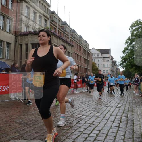 13.09.2026 - Kiel Lauf Yannick Fuchs http://msf.ph/oto/10423348 13.09.2026 10:58:36 Ziel 79, 971, 1521, 2156, 2461, 2473, 2965, 3235, 3237, 3833, 4395, 4456, 5775, 6497, 6906, 7315, 7367, 7738, 7888, 8004, 8381, 8752, 8841, 9132, 9417, 9937, 10135, 10878, 11514, 12345, 12659, 12672, 91, 721, 819, 833, 905, 987, 1253, 1351, 1404, 1778, 1858, 1910, 1978, 2309, 2752, 3222, 3325, 3326, 3559, 3671, 3833, 3842, 4160, 4212, 4592, 5172, 5314, 5540, 5605, 5668, 5958, 6345, 6982, 7256, 7315, 7340, 7482, 7856, 7949, 9458, 9809, 9827, 10503, 11023, 905, 1778, 8253 meine-sportfotos.de