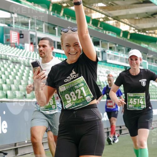 13.09.2026 - 21. swb-Marathon Bremen Michael Burmester http://msf.ph/oto/10423350 13.09.2026 13:23:21 Laufen im Stadion 128, 137, 160, 182, 211, 324, 343, 434, 533, 571, 609, 708, 721, 743, 892, 1157, 1178, 1259, 1273, 1331, 1597, 1598, 1657, 1669, 1691, 1746, 1788, 1883, 1944, 2213, 2252, 2286, 2290, 2433, 2445, 2465, 2475, 2495, 2503, 2504, 2526, 2619, 2632, 2660, 2685, 2711, 2768, 2936, 2964, 2968, 3252, 3282, 3288, 3289, 3292, 3312, 3347, 3351, 3364, 3395, 3423, 3447, 3505, 3530, 3559, 3682, 3727, 3770, 3784, 3819, 4020, 4054, 4231, 4406, 4407, 4431, 4466, 4467, 4584, 1506 meine-sportfotos.de