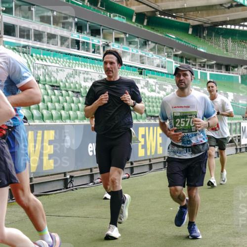13.09.2026 - 21. swb-Marathon Bremen Michael Burmester http://msf.ph/oto/10423360 13.09.2026 13:00:28 Laufen im Stadion 135, 191, 232, 242, 260, 318, 342, 440, 651, 687, 745, 1080, 1166, 1209, 1368, 1493, 1494, 1516, 1650, 1861, 1935, 1963, 2088, 2210, 2289, 2293, 2306, 2322, 2370, 2409, 2427, 2481, 2485, 2490, 2491, 2517, 2560, 2561, 2570, 2627, 2658, 2686, 2700, 2708, 2781, 2806, 2827, 2899, 2906, 2914, 2953, 2961, 2967, 2979, 3015, 3076, 3105, 3124, 3145, 3168, 3173, 3190, 3273, 3354, 3375, 3385, 3480, 3516, 3524, 3531, 3642, 3652, 3729, 3774, 3855, 3856, 3861, 3930 meine-sportfotos.de