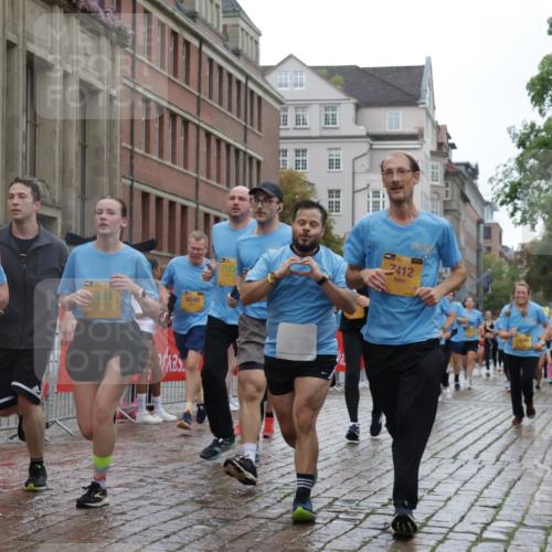 13.09.2026 - Kiel Lauf Yannick Fuchs http://msf.ph/oto/10423364 13.09.2026 10:58:38 Ziel 79, 971, 1521, 2156, 2461, 2473, 2896, 2965, 3235, 3237, 4395, 4456, 5775, 6497, 6906, 7367, 7738, 7888, 8004, 8381, 8752, 8841, 9132, 9417, 10135, 10878, 11514, 11699, 12659, 12672, 91, 721, 819, 833, 905, 987, 1253, 1351, 1404, 1858, 1910, 1978, 2309, 2752, 3222, 3325, 3326, 3559, 3671, 3833, 3842, 4160, 4212, 4592, 5172, 5314, 5540, 5605, 5668, 5958, 6345, 6906, 6982, 7256, 7315, 7340, 7367, 7482, 7856, 7949, 9458, 9809, 9827, 9937, 10503, 10878, 11023, 905, 1778, 8253 meine-sportfotos.de