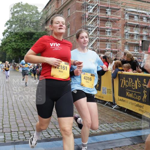 13.09.2026 - Kiel Lauf Yannick Fuchs http://msf.ph/oto/10423373 13.09.2026 09:44:36 Ziel 912, 958, 1849, 1866, 2045, 2212, 2787, 3198, 3209, 4098, 4316, 4693, 6895, 7121, 7356, 7430, 12161, 537, 793, 801, 1053, 2031, 2437, 2868, 3688, 4092, 4283, 4573, 6550, 6892, 7744, 7753, 8300, 11653, 11655, 12098, 12318, 12373, 12437, 1224, 4118, 5939, 6023, 7460, 9986, 10777, 11043, 11046, 11239, 12218, 12676, 4283, 5026, 6550, 8300, 9814, 11653, 11655, 12098 meine-sportfotos.de