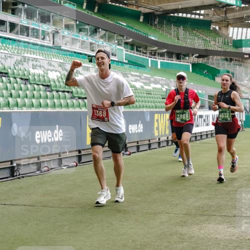 13.09.2026 - 21. swb-Marathon Bremen Michael Burmester http://msf.ph/oto/10423399 13.09.2026 13:00:29 Laufen im Stadion 135, 191, 232, 242, 260, 318, 342, 440, 651, 687, 745, 1080, 1166, 1209, 1368, 1493, 1494, 1516, 1650, 1861, 1935, 1963, 2088, 2210, 2289, 2293, 2306, 2322, 2370, 2409, 2427, 2481, 2485, 2490, 2491, 2517, 2560, 2561, 2570, 2627, 2658, 2686, 2700, 2708, 2781, 2806, 2827, 2899, 2906, 2914, 2953, 2961, 2967, 3015, 3076, 3105, 3124, 3145, 3168, 3173, 3190, 3273, 3354, 3375, 3385, 3480, 3516, 3524, 3531, 3642, 3652, 3729, 3774, 3855, 3856, 3861, 3930 meine-sportfotos.de