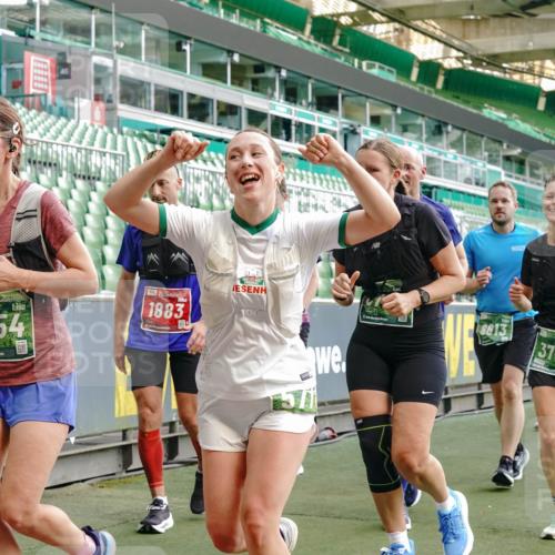 13.09.2026 - 21. swb-Marathon Bremen Michael Burmester http://msf.ph/oto/10423422 13.09.2026 13:23:23 Laufen im Stadion 137, 160, 182, 211, 324, 343, 434, 533, 571, 609, 708, 721, 739, 743, 892, 1157, 1178, 1259, 1273, 1331, 1597, 1598, 1657, 1669, 1691, 1746, 1788, 1883, 1944, 2213, 2252, 2286, 2290, 2433, 2445, 2465, 2475, 2495, 2503, 2504, 2526, 2619, 2632, 2660, 2685, 2711, 2768, 2936, 2964, 2968, 3252, 3282, 3288, 3289, 3292, 3312, 3347, 3351, 3364, 3395, 3423, 3447, 3505, 3530, 3559, 3682, 3727, 3770, 3784, 3819, 4020, 4054, 4231, 4406, 4407, 4431, 4466, 4467, 4584, 1506 meine-sportfotos.de