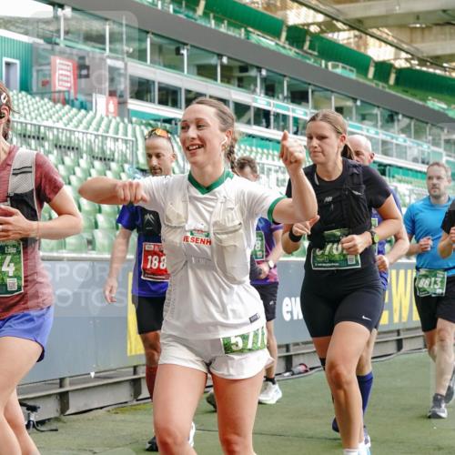 13.09.2026 - 21. swb-Marathon Bremen Michael Burmester http://msf.ph/oto/10423432 13.09.2026 13:23:24 Laufen im Stadion 137, 160, 182, 211, 324, 343, 434, 533, 571, 609, 708, 721, 739, 743, 892, 1157, 1178, 1259, 1273, 1331, 1471, 1597, 1598, 1657, 1669, 1691, 1746, 1788, 1883, 1944, 2213, 2252, 2286, 2290, 2433, 2445, 2465, 2475, 2495, 2503, 2504, 2526, 2619, 2632, 2660, 2685, 2711, 2768, 2776, 2936, 2964, 2968, 3252, 3282, 3288, 3289, 3292, 3312, 3347, 3351, 3364, 3395, 3423, 3447, 3505, 3530, 3559, 3682, 3727, 3770, 3784, 3819, 4020, 4054, 4231, 4406, 4407, 4431, 4466, 4467, 4584, 1506 meine-sportfotos.de