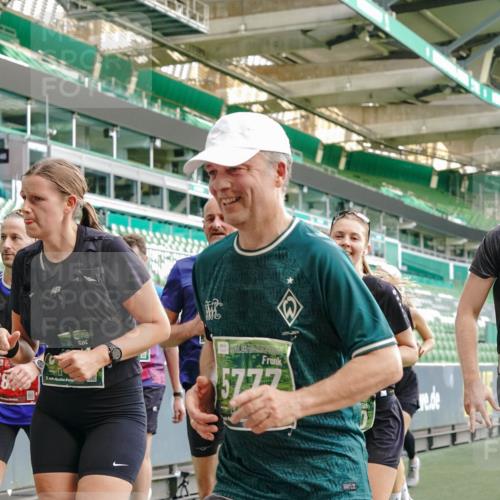 13.09.2026 - 21. swb-Marathon Bremen Michael Burmester http://msf.ph/oto/10423446 13.09.2026 13:23:24 Laufen im Stadion 137, 160, 182, 211, 324, 343, 434, 533, 571, 609, 708, 721, 739, 743, 892, 1157, 1178, 1259, 1273, 1331, 1471, 1597, 1598, 1657, 1669, 1691, 1746, 1788, 1883, 1944, 2213, 2252, 2286, 2290, 2433, 2445, 2465, 2475, 2495, 2503, 2504, 2526, 2619, 2632, 2660, 2685, 2711, 2768, 2776, 2936, 2964, 2968, 3252, 3282, 3288, 3289, 3292, 3312, 3347, 3351, 3364, 3395, 3423, 3447, 3505, 3530, 3559, 3682, 3727, 3770, 3784, 3819, 4020, 4054, 4231, 4406, 4407, 4431, 4466, 4467, 4584, 1506 meine-sportfotos.de