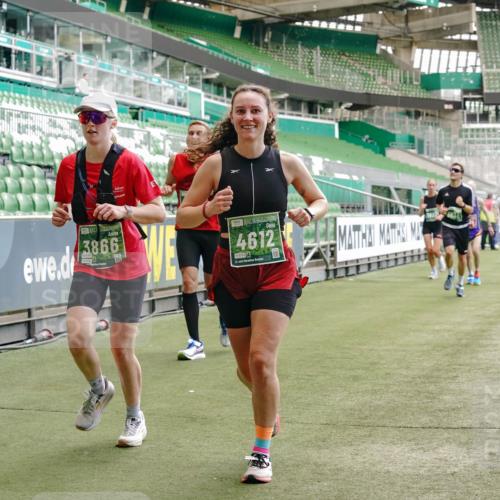 13.09.2026 - 21. swb-Marathon Bremen Michael Burmester http://msf.ph/oto/10423489 13.09.2026 13:00:31 Laufen im Stadion 135, 232, 242, 260, 318, 342, 440, 651, 687, 745, 1080, 1166, 1209, 1368, 1448, 1493, 1494, 1516, 1650, 1861, 1935, 1963, 2088, 2210, 2289, 2293, 2306, 2322, 2370, 2409, 2427, 2481, 2485, 2490, 2491, 2517, 2560, 2561, 2570, 2627, 2658, 2686, 2700, 2708, 2781, 2806, 2827, 2899, 2906, 2914, 2953, 2961, 2967, 3015, 3076, 3105, 3124, 3145, 3168, 3173, 3190, 3273, 3354, 3372, 3375, 3385, 3480, 3516, 3524, 3526, 3531, 3642, 3652, 3729, 3774, 3855, 3856, 3861, 3930 meine-sportfotos.de