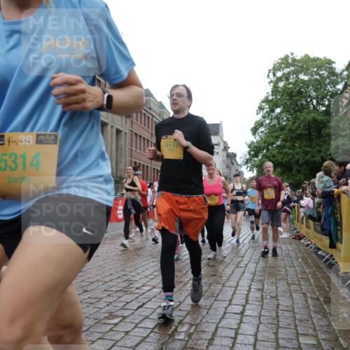 13.09.2026 - Kiel Lauf Yannick Fuchs http://msf.ph/oto/10423491 13.09.2026 10:58:48 Ziel 79, 1521, 1729, 2156, 2307, 2473, 2559, 2896, 2994, 3943, 3944, 6497, 8059, 8348, 8841, 9306, 9313, 9387, 10969, 11087, 11699, 12659, 12694, 79, 91, 819, 971, 1253, 1404, 1858, 1910, 1978, 2309, 2461, 2752, 2965, 3222, 3235, 3237, 3559, 3671, 3833, 3842, 4160, 4212, 4395, 4456, 5172, 5314, 5605, 5668, 5775, 6497, 6906, 7256, 7315, 7340, 7367, 7482, 7738, 7856, 7888, 7949, 8004, 8381, 8752, 9132, 9417, 9458, 9809, 9827, 9937, 10135, 10503, 10878, 11023, 12672, 724 meine-sportfotos.de